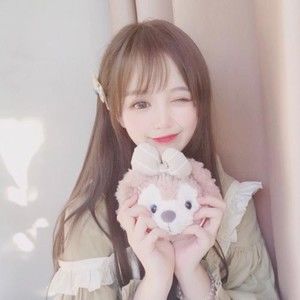 Meet your Posher, Chloe